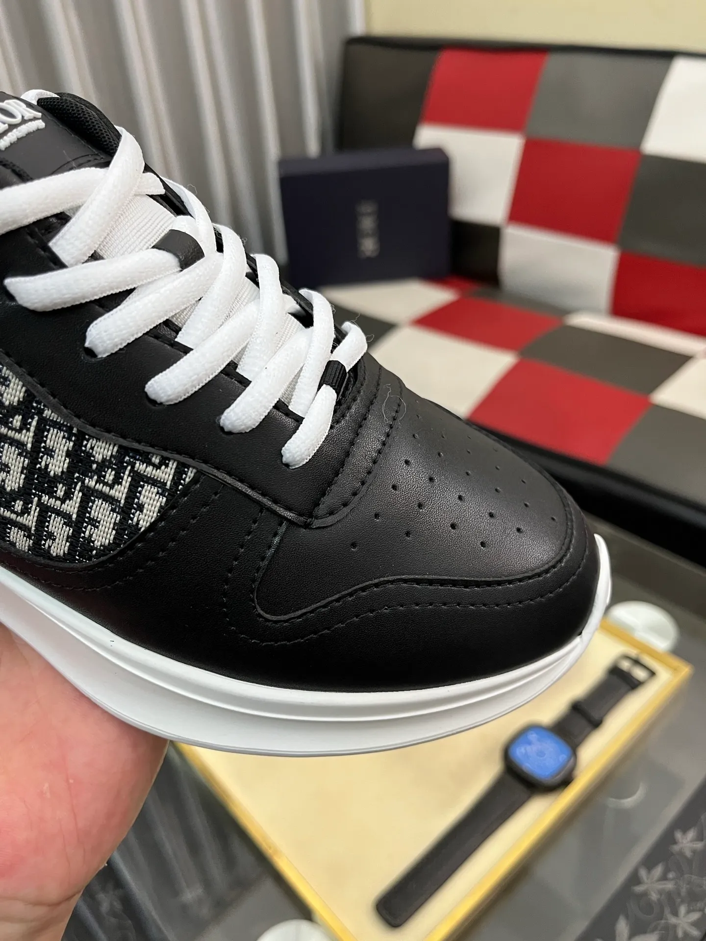 Men's shoes💰: 380⌚️⌚️[Dior] Dior's new men's genuine leather casual shoes, the highest version on the market, any comparison is welcome🆚! The original leather has excellent texture and is super high-end! Fetal sheep net lining imported from Italy, removable pad! Luxurious materials and fine workmanship, highly recommended! Code number: 38-445️⃣Colors available